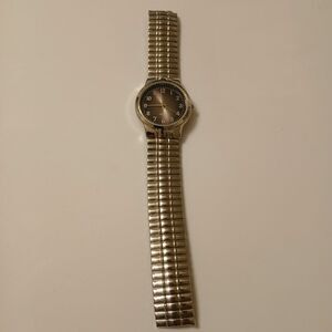 Accutime Men's Silver Tone Black Round Dial Quartz Bracelet Watch Japan Movt